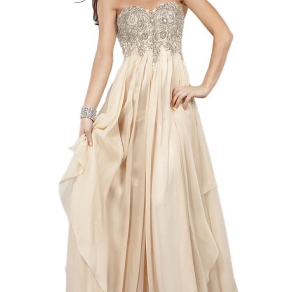 Prom or wedding dress terani Couture Elegant Cream /champagne Gown size 6